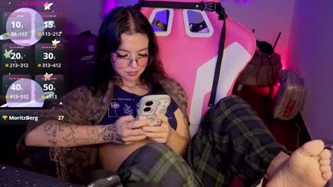   online show from February 23, 8:39 pm