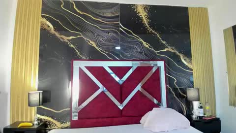 Snapshot of violetrose_as chatting on December 19, 8:16 pm Violet Rose online show from December 19, 8:16 pm