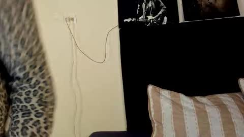 Violet salvatore online show from December 16, 5:45 am