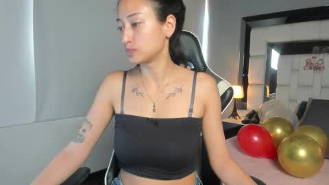 violetskinny online show from December 22, 8:17 pm