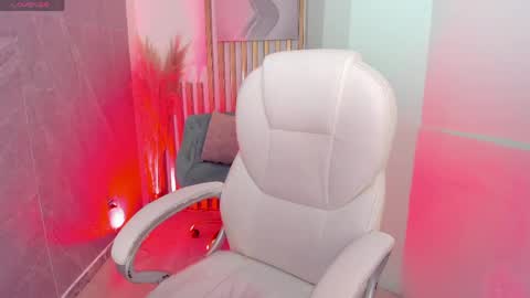 Snapshot of violetsky1_ chatting on May 12, 6:21 am VioletSky online show from May 12, 6:21 am
