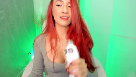 Snapshot of violetsky1_ chatting on May 28, 6:10 am VioletSky online show from May 28, 6:10 am