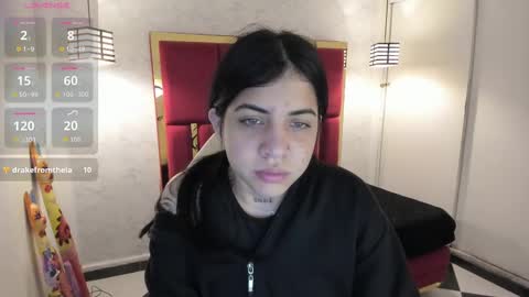Snapshot of violetsmith_3 chatting on October 18, 11:33 am Violeta online show from October 18, 11:33 am