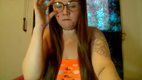 Snapshot of violetsunflower chatting on May 23, 10:25 pm VioletSunflower online show from May 23, 10:25 pm