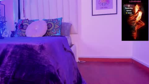 Snapshot of violett__sinclair1 chatting on October 14, 12:50 pm Violett  online show from October 14, 12:50 pm