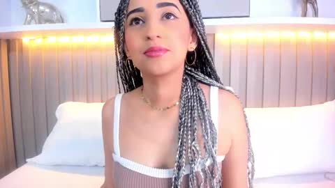 Violett  online show from October 24, 8:05 pm