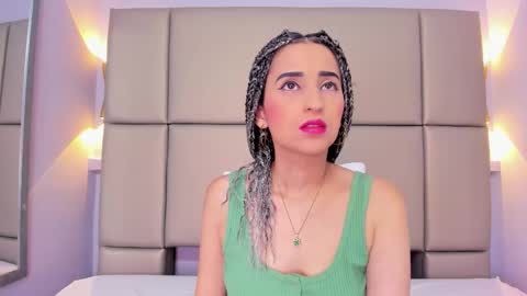 Violett  online show from November 22, 12:15 pm