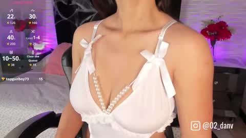 Snapshot of violetta_danvers chatting on October 21, 11:33 am Violetta online show from October 21, 11:33 am