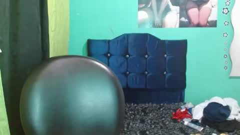 Snapshot of violetta_dreams chatting on June 13, 8:12 am violetta_dreams online show from June 13, 8:12 am