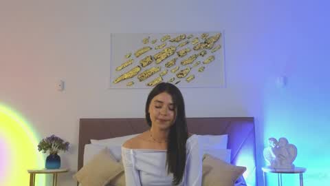 Snapshot of violetta_finch chatting on May 23, 11:03 am violetta_finch online show from May 23, 11:03 am