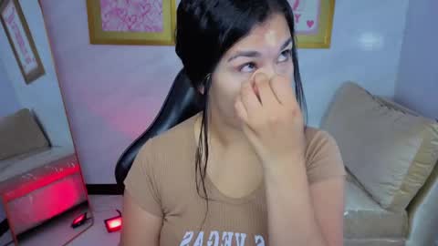 Snapshot of violetta_jhonson_v chatting on May 12, 4:09 am Violetta online show from May 12, 4:09 am