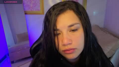Snapshot of violetta_jhonson_v chatting on May 17, 3:48 am Violetta online show from May 17, 3:48 am