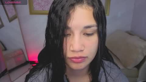 Snapshot of violetta_jhonson_v chatting on May 26, 3:46 am Violetta online show from May 26, 3:46 am