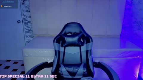 Snapshot of violetta_jhonson_v chatting on May 27, 3:47 am Violetta online show from May 27, 3:47 am