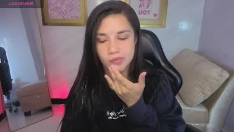Snapshot of violetta_jhonson_v chatting on June 5, 3:57 am Violetta online show from June 5, 3:57 am