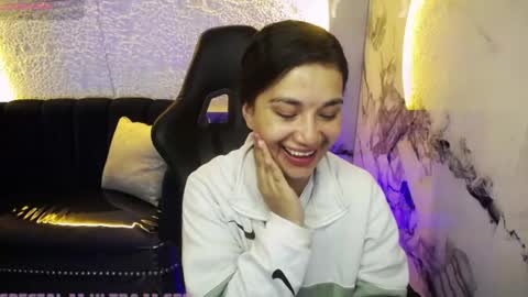 Snapshot of violetta_jhonson_v chatting on June 26, 3:44 am Violetta online show from June 26, 3:44 am