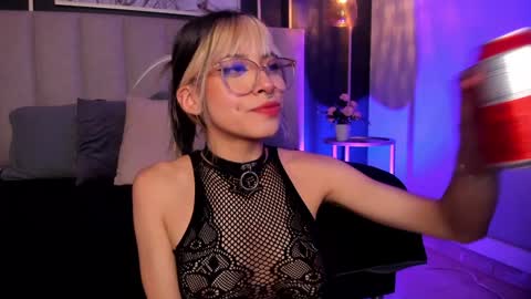 Violetta nur online show from December 5, 8:11 am