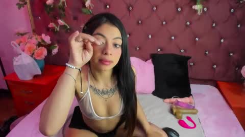 Snapshot of violetta_rousse_ chatting on October 29, 1:13 pm Violetta Rousse online show from October 29, 1:13 pm