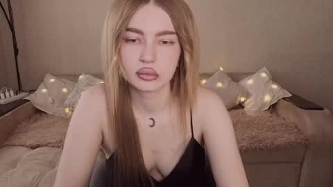 ViolettaOtis online show from April 28, 2:00 pm