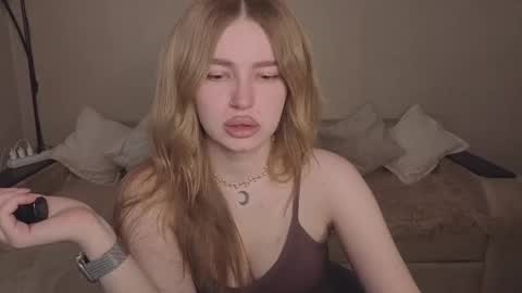 ViolettaOtis online show from May 12, 3:31 pm