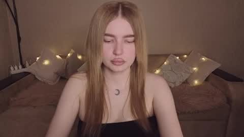ViolettaOtis online show from May 31, 6:09 pm