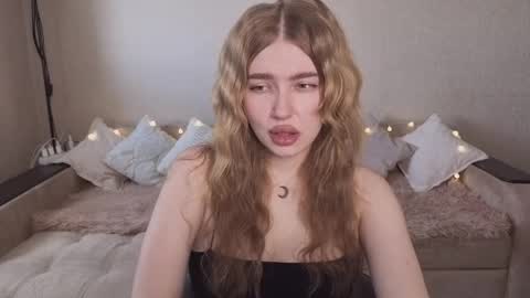 ViolettaOtis online show from June 6, 11:59 am