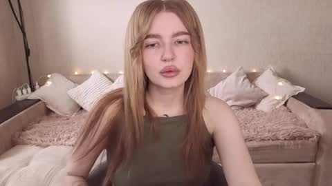 ViolettaOtis online show from June 19, 12:20 pm