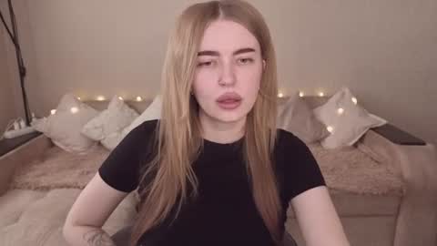 ViolettaOtis online show from July 5, 12:01 pm