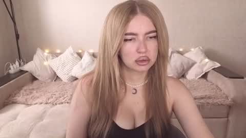 ViolettaOtis online show from July 31, 12:37 pm