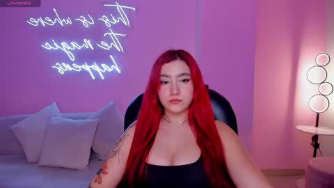 Snapshot of violettcastel chatting on January 18, 7:15 pm Violett Castel online show from January 18, 7:15 pm