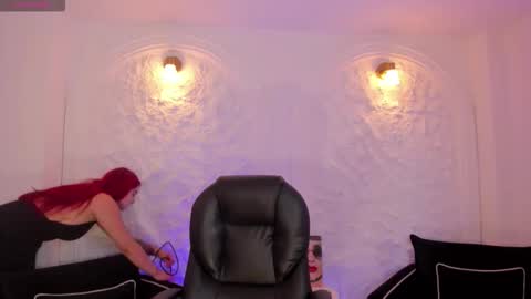 Snapshot of violettcastel chatting on October 5, 5:44 pm Violett Castel online show from October 5, 5:44 pm