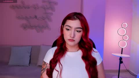 Snapshot of violettcastel chatting on October 7, 7:11 pm Violett Castel online show from October 7, 7:11 pm