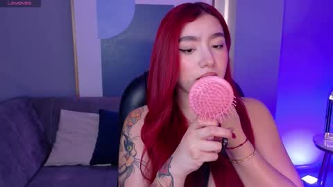 Snapshot of violettcastel chatting on January 5, 6:55 pm Violett Castel online show from January 5, 6:55 pm