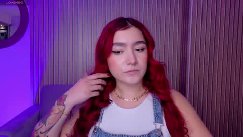 Snapshot of violettcastel chatting on January 12, 6:35 pm Violett Castel online show from January 12, 6:35 pm