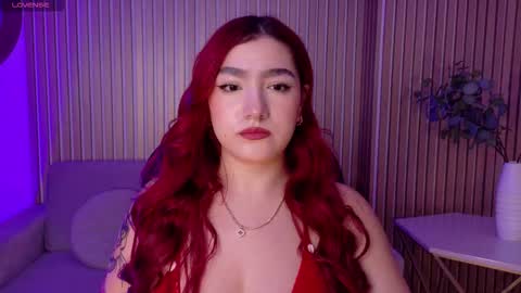 Snapshot of violettcastel chatting on January 18, 11:14 am Violett Castel online show from January 18, 11:14 am