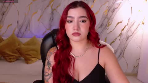 Snapshot of violettcastel chatting on February 3, 7:19 pm Violett Castel online show from February 3, 7:19 pm