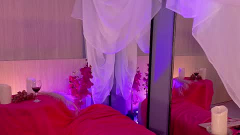 Snapshot of violettcastel chatting on February 12, 8:48 pm Violett Castel online show from February 12, 8:48 pm