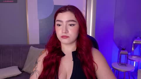Snapshot of violettcastel chatting on February 23, 7:55 pm Violett Castel online show from February 23, 7:55 pm