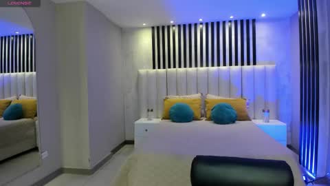 Snapshot of violettcastel chatting on March 16, 7:40 pm Violett Castel online show from March 16, 7:40 pm