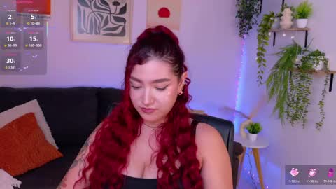 Snapshot of violettcastel chatting on May 8, 8:47 pm Violett Castel online show from May 8, 8:47 pm