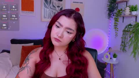 Snapshot of violettcastel chatting on June 7, 6:11 pm Violett Castel online show from June 7, 6:11 pm