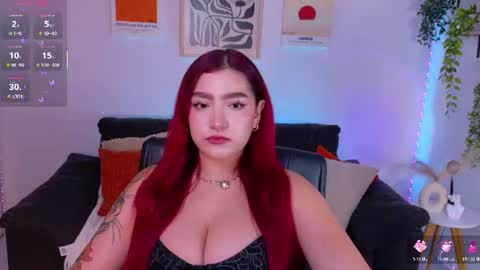 Snapshot of violettcastel chatting on July 19, 10:57 pm Violett Castel online show from July 19, 10:57 pm