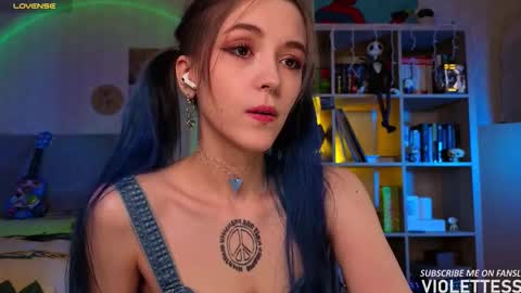 Vi  Best on my Fansly  online show from February 19, 2:13 pm