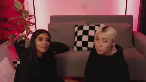 Violet online show from November 13, 2:21 am