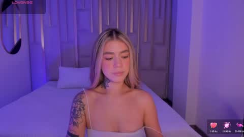 Violett  online show from April 25, 10:51 am