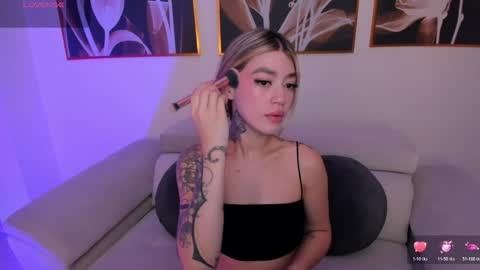 Violett  online show from May 26, 8:43 am