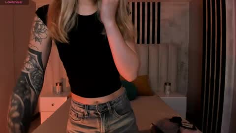 Violett  online show from June 9, 9:43 am