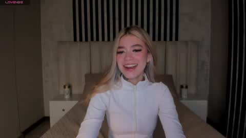 Violett  online show from July 29, 10:57 am