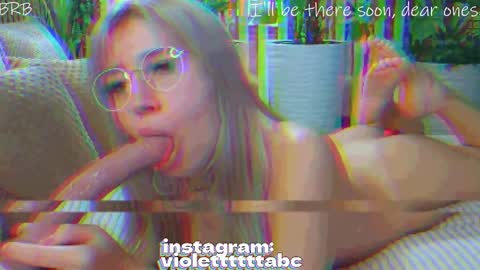 Snapshot of violetttttacb chatting on November 17, 8:25 pm Violetta online show from November 17, 8:25 pm