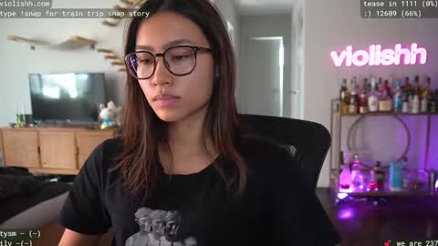 follow me on twitter violishh and ig violishh  online show from February 28, 9:23 pm